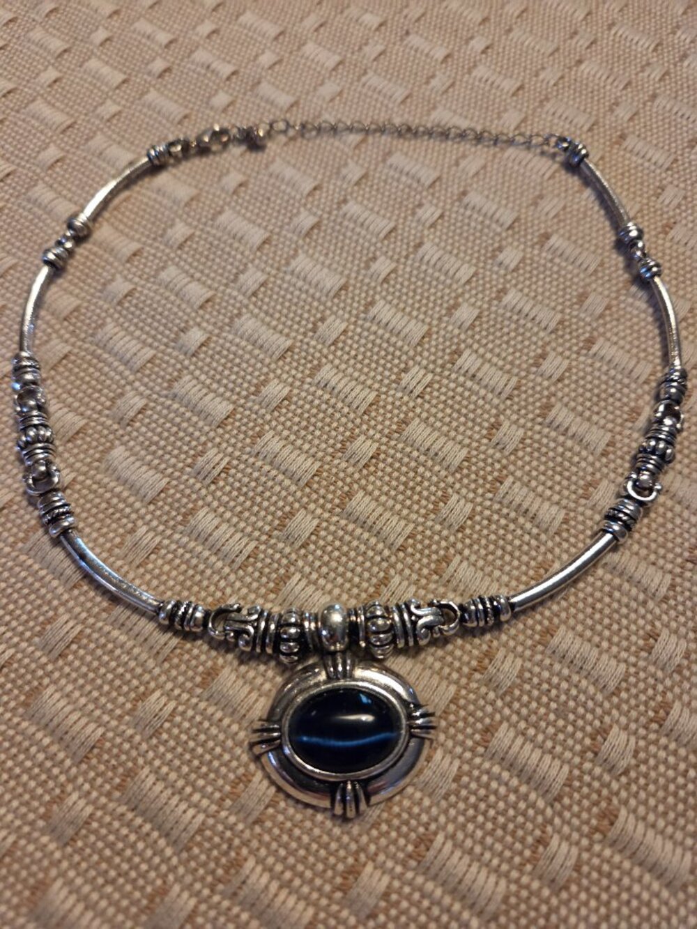Vintage Avon Chocker Collar with cats eye pendant.
